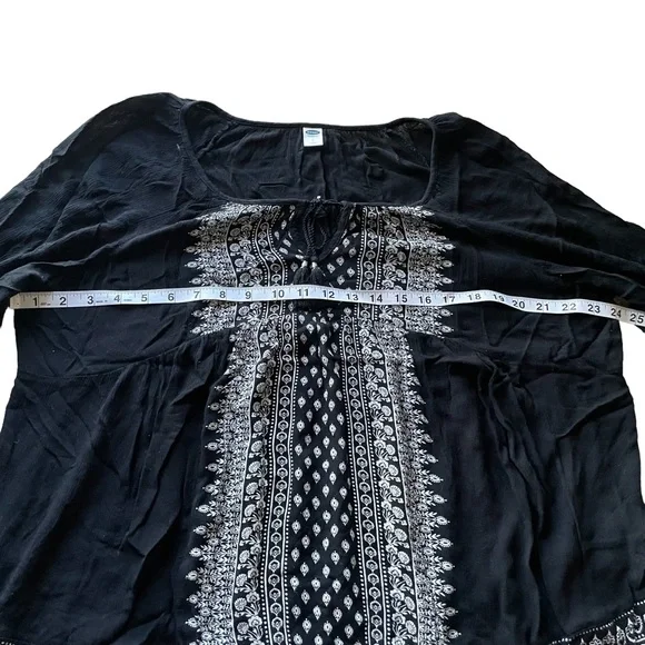 Old Navy Women’s Black and White Pheasant Long Sleeve Top Size Large - Picture 3 of 5